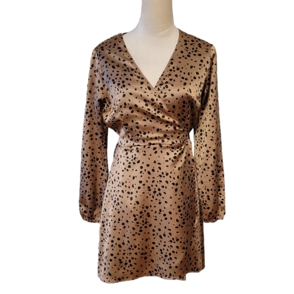 Abercrombie & Fitch Spotted Wrap Dress Size Medium - Picture 2 of 4